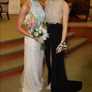 Beautiful Mac Duggal prom dress